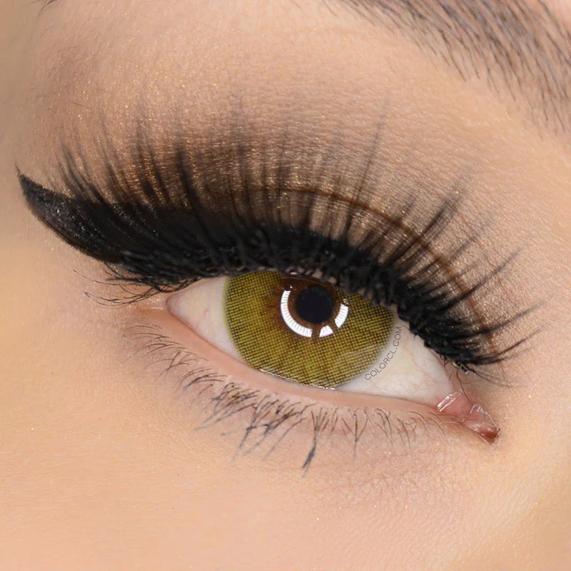 Lente de contacto colorida Crystal Green da V. Color Lenses — Verde límpido e transparente, com um brilho que lembra vidro ao sol. (vista adicional 2)