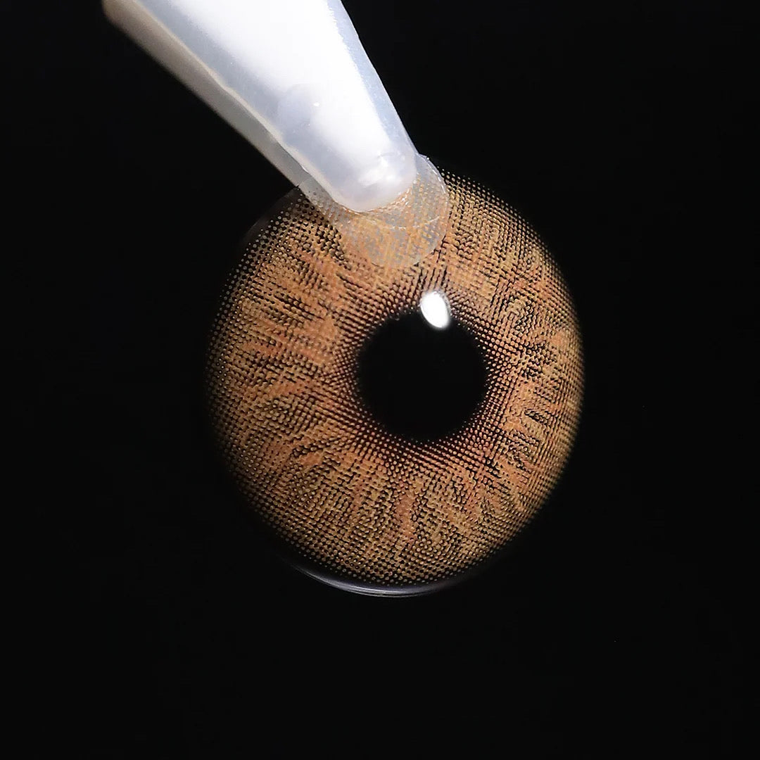 Lente de contacto colorida Autumn da V. Color Lenses — Castanhos quentes com reflexos acobreados, como folhagem em outubro. (vista adicional 2)