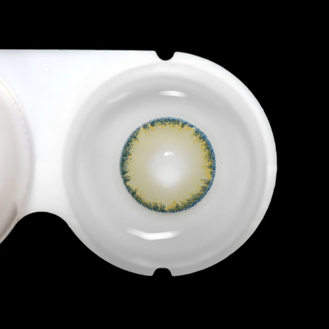 Lente de contacto colorida Romance Green da V. Color Lenses — Verde acinzentado e discreto, longe do verde vivo. (vista adicional 4)
